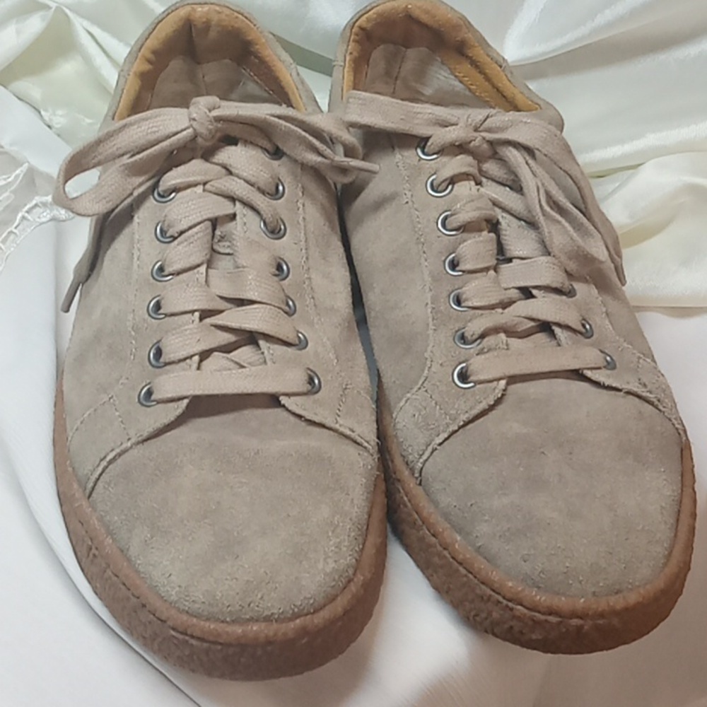 Joseph Abboud men's tan leather sneaker size 9